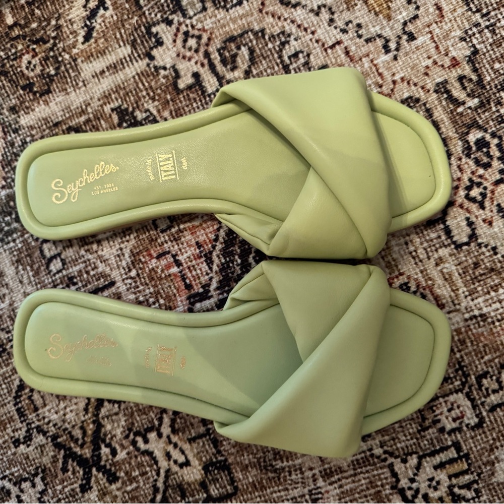 Seychelles Pistachio Green Twisted Slide Sandals